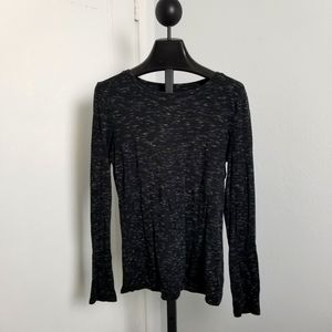 Black heather long sleeve tee